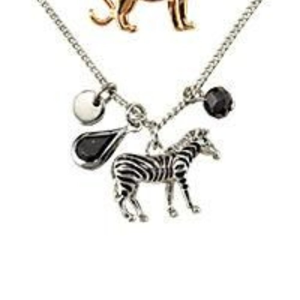 Avon Silvertone Zebra Charm Necklace 20”🔥